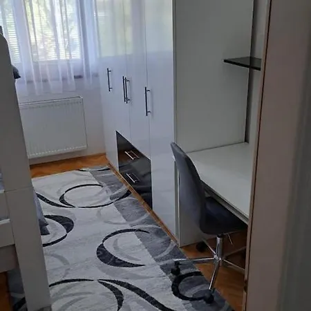 Greta Apartment *